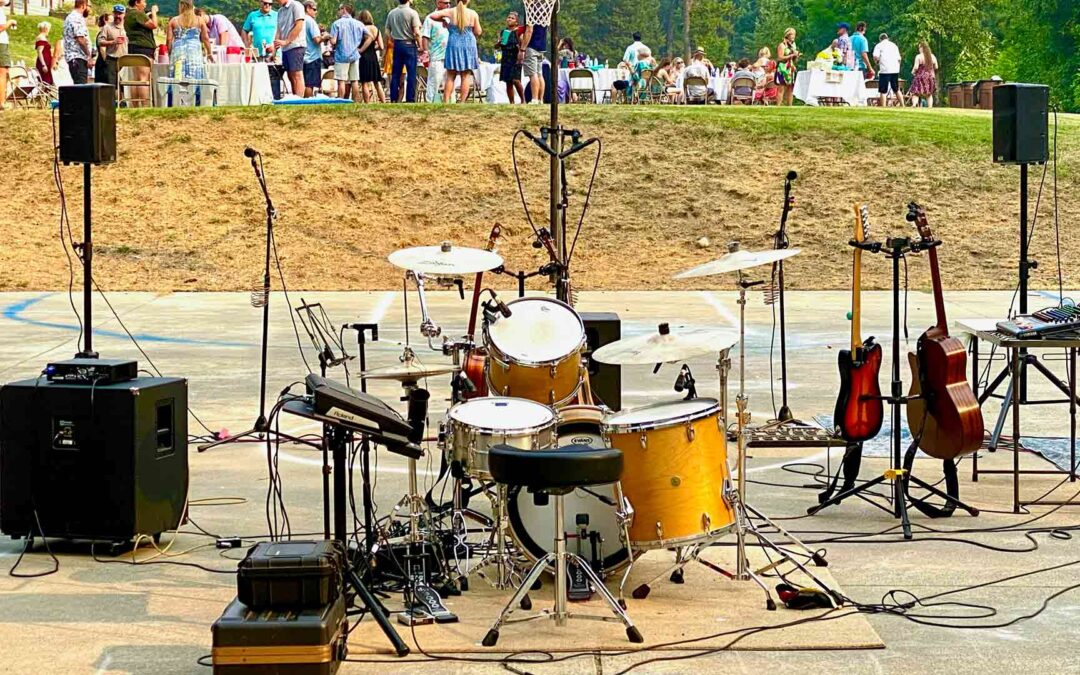 DJ vs. Live Band for Your Wedding Reception: Making the Right Choice